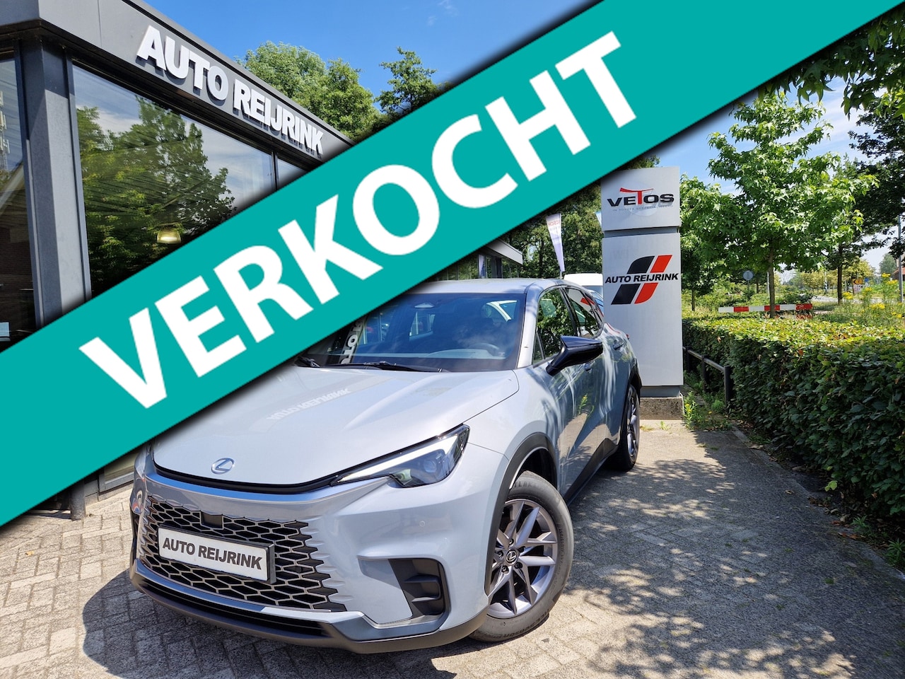 Lexus LBX - 2WD SAFETY COMFORT/PARK.SENS/DODE HOEK/STOEL-EN STUURVERW/ALL SEASON - AutoWereld.nl