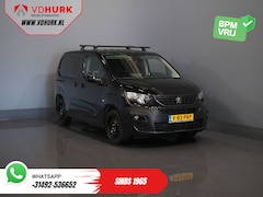 Peugeot Partner - 1.2 BENZINE Aut. 110 pk Stoelverw./ Carplay/ Camera/ PDC/ Climate/ Cruise/ Trekhaak/ Airco