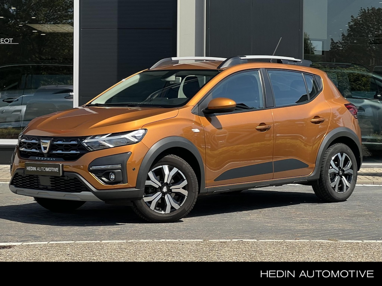 Dacia Sandero Stepway - 1.0 TCe 90 Comfort | Automaat | Camera | Navi - AutoWereld.nl