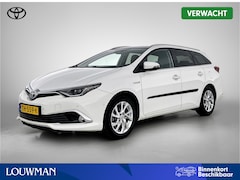 Toyota Auris Touring Sports - 1.8 Hybrid Executive | Panoramadak | Parkeersensoren voor+achter met assistent | Stoelverw