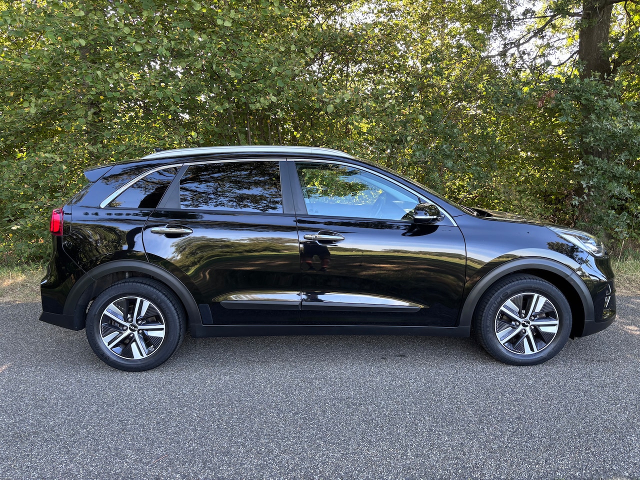Kia Niro - 1.6 GDI Hybrid DynamicPlusLine 2022 Leer, Stoelverwarming - AutoWereld.nl