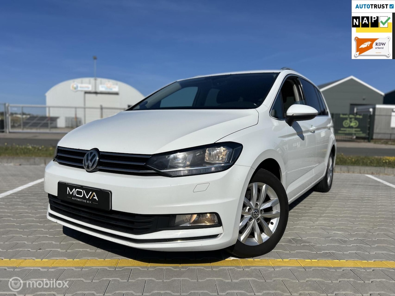 Volkswagen Touran - 2.0 TDI SCR Highline 7p|DSG|BTW|TREKH|APK| - AutoWereld.nl