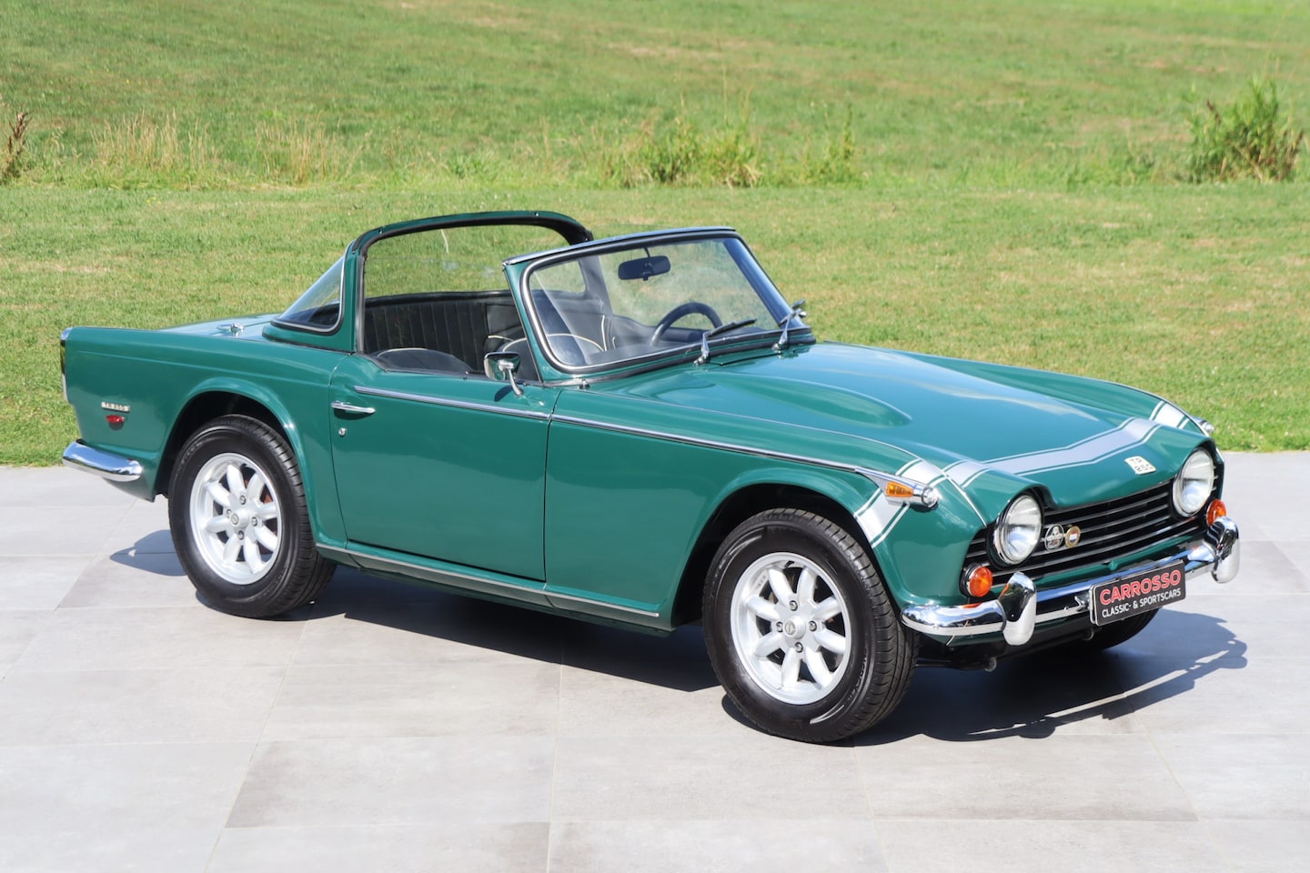 Triumph TR5 - Overdrive | Injection | Body-off Restored - AutoWereld.nl