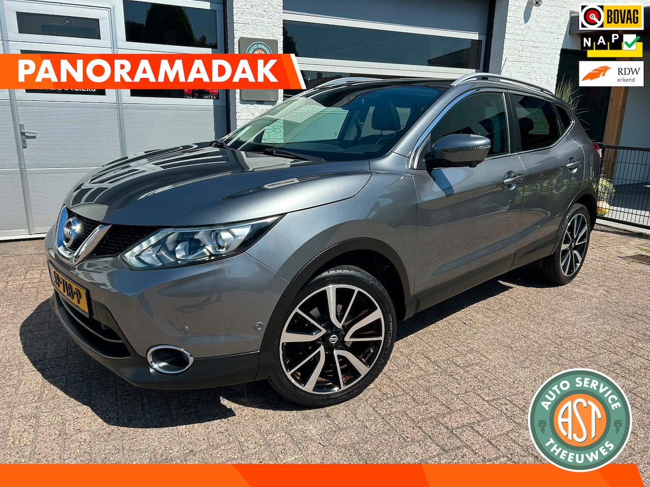 Nissan Qashqai - 1.2 Tekna 360CAMERA|PANODAK|LEER|NAVI|CRUISE|TREKHAAK - AutoWereld.nl