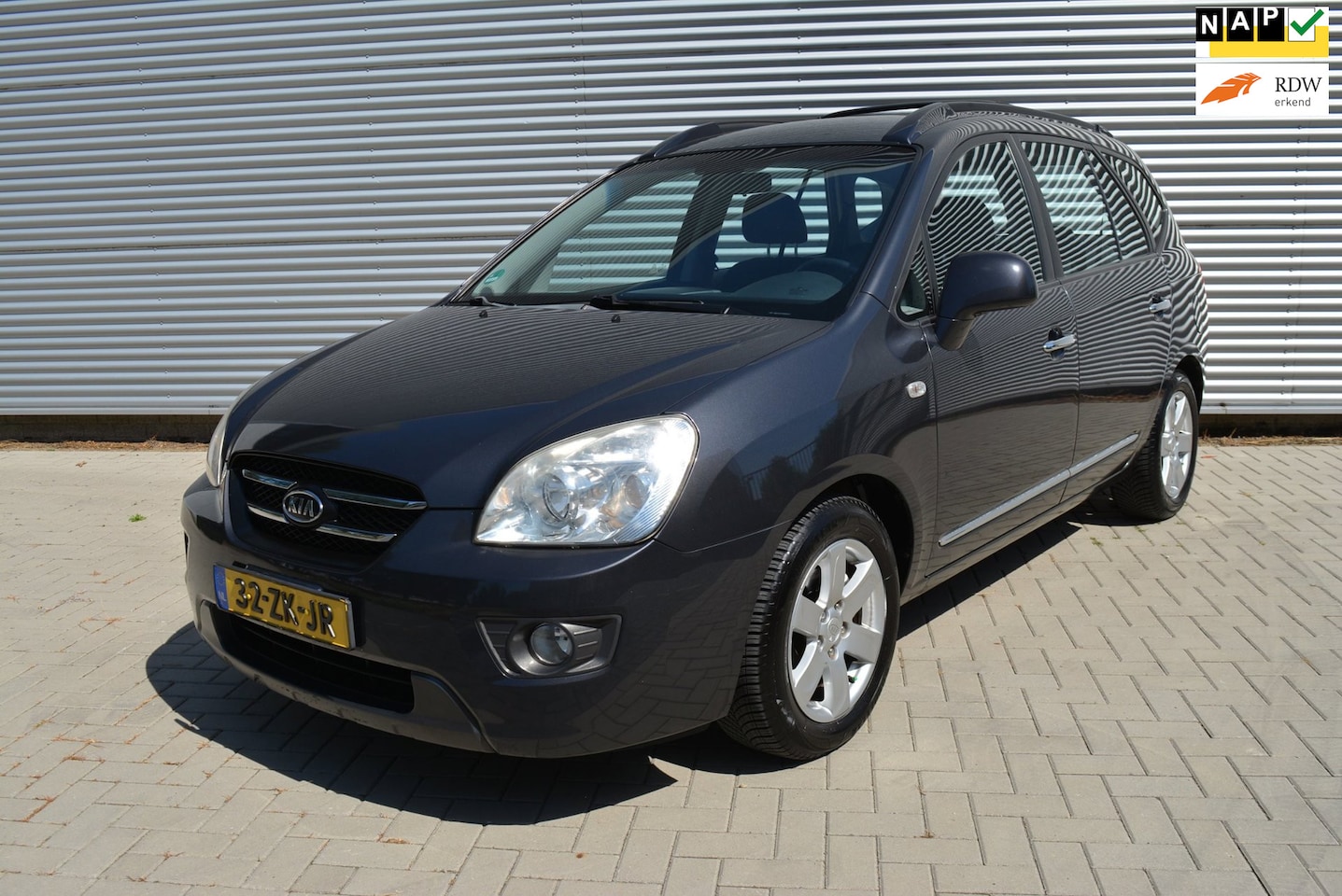Kia Carens - 2.0 CVVT X-ecutive | Airco-Ecc | L.M. Velgen | Trekhaak. - AutoWereld.nl