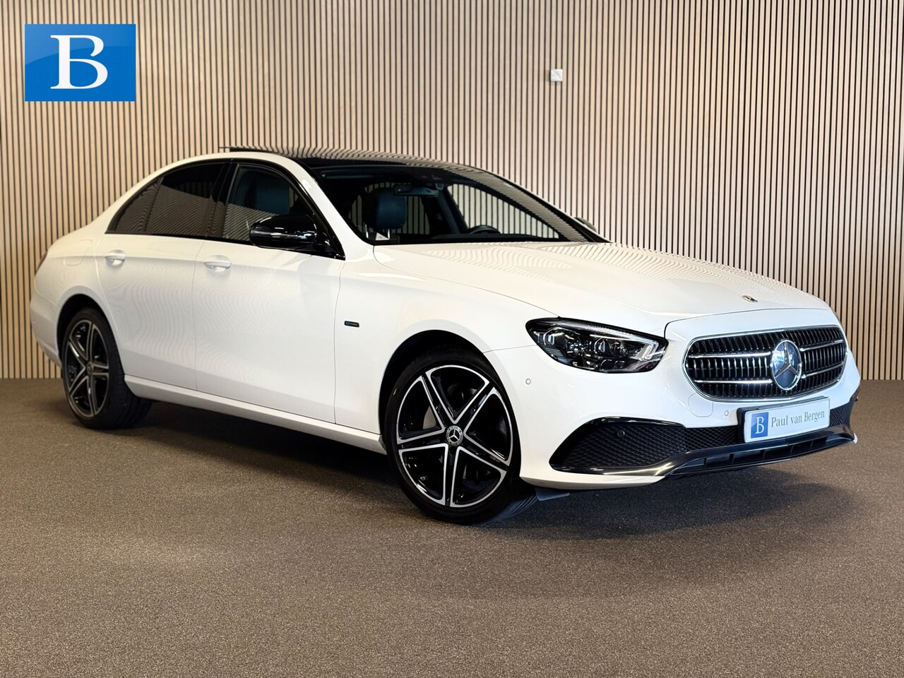 Mercedes-Benz E-klasse - 300e 4 Matic Avantgarde-PANORAMA-NIGHT-WIDESCREEN-CAMERA-SPOORPAKKET-COMPLEET - AutoWereld.nl