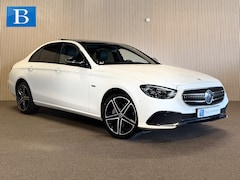 Mercedes-Benz E-klasse - 300e 4 Matic Avantgarde-PANORAMA-NIGHT-WIDESCREEN-CAMERA-SPOORPAKKET-COMPLEET
