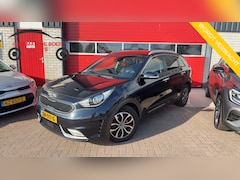 Kia Niro - 1.6 GDi Hybrid DynamicPlusLine CAMERA / CARPLAY / LED / STOEL-STUUR VERW / CLIMA