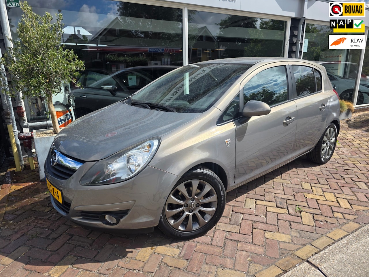Opel Corsa - 1.2-16V '111' Edition 1.2-16V '111' Edition,lage km - AutoWereld.nl