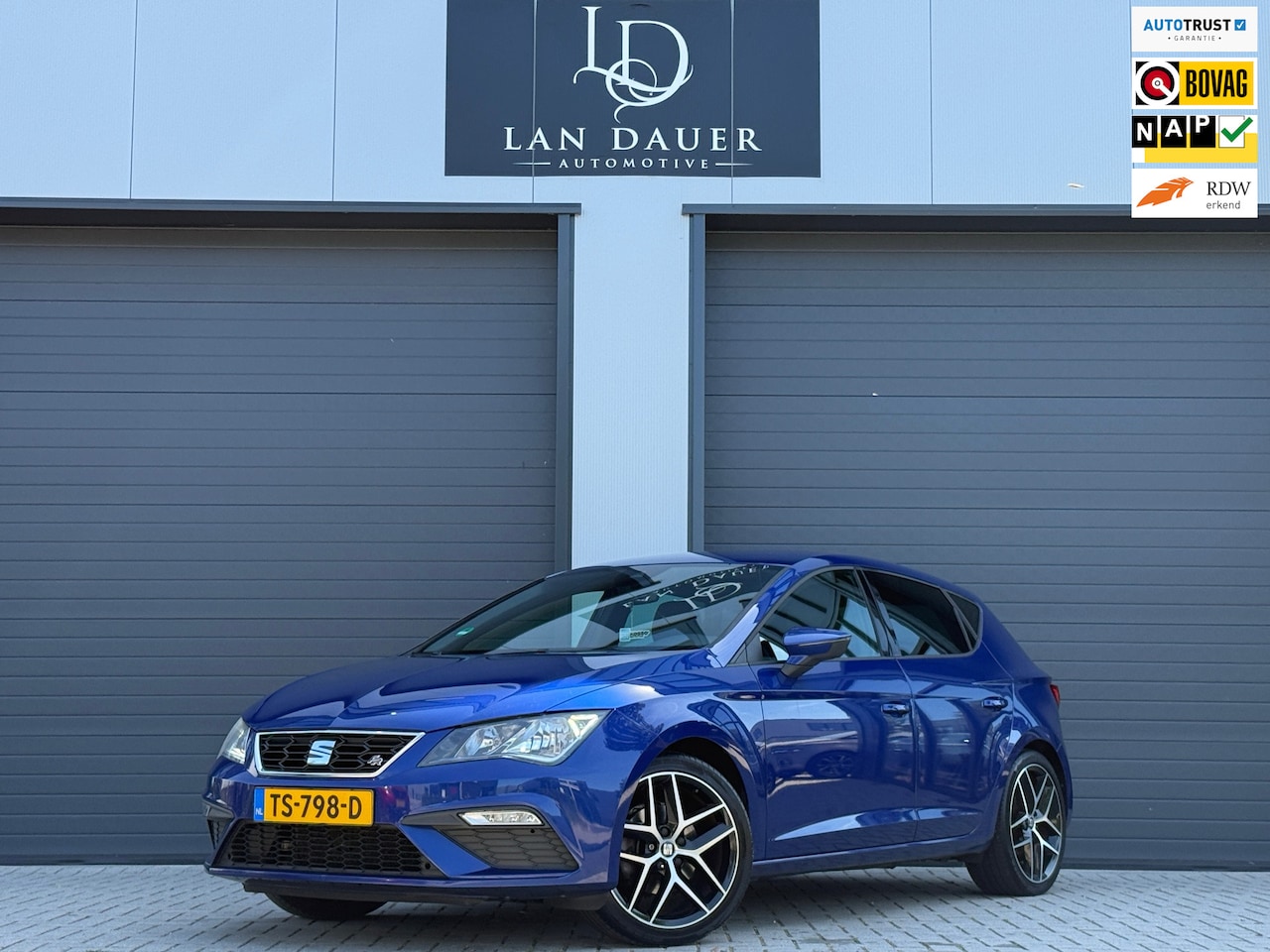 SEAT Leon - 1.5 TSI FR Intense / AUTOMAAT / NAP / VIRTUAL SCHRM - AutoWereld.nl