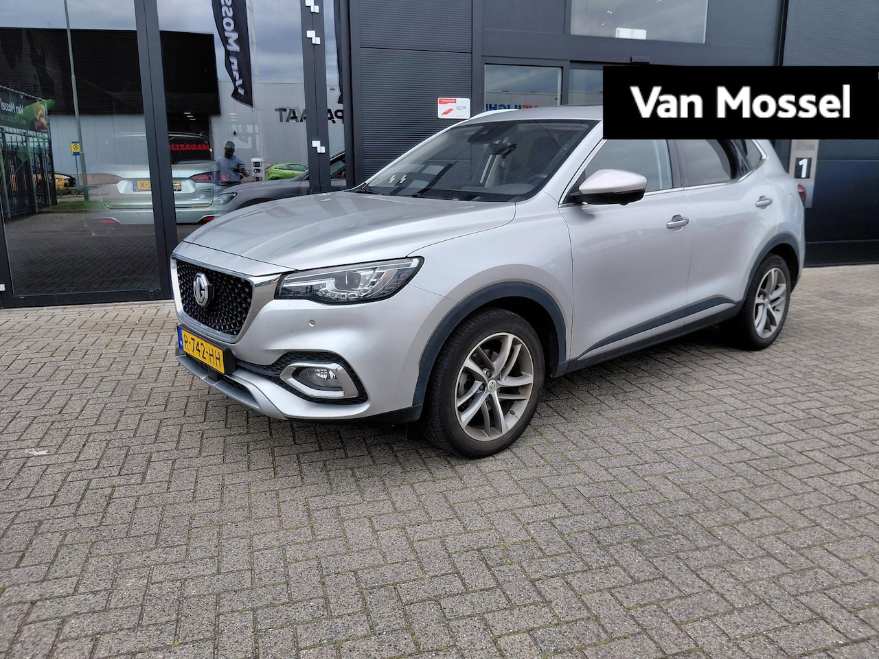 MG EHS - 1.5 TGDI Luxury PHEV | Trekhaak | Apple carplay | Android Auto | Panoramadak | - AutoWereld.nl