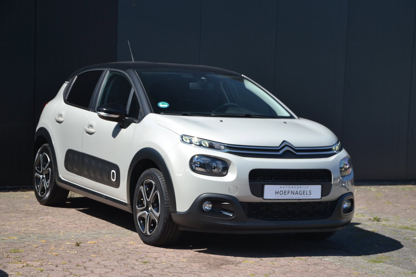 Citroën C3 - 1.2 82 PK Feel Edition * Airco * Navigatie * Two-Tone lak - AutoWereld.nl
