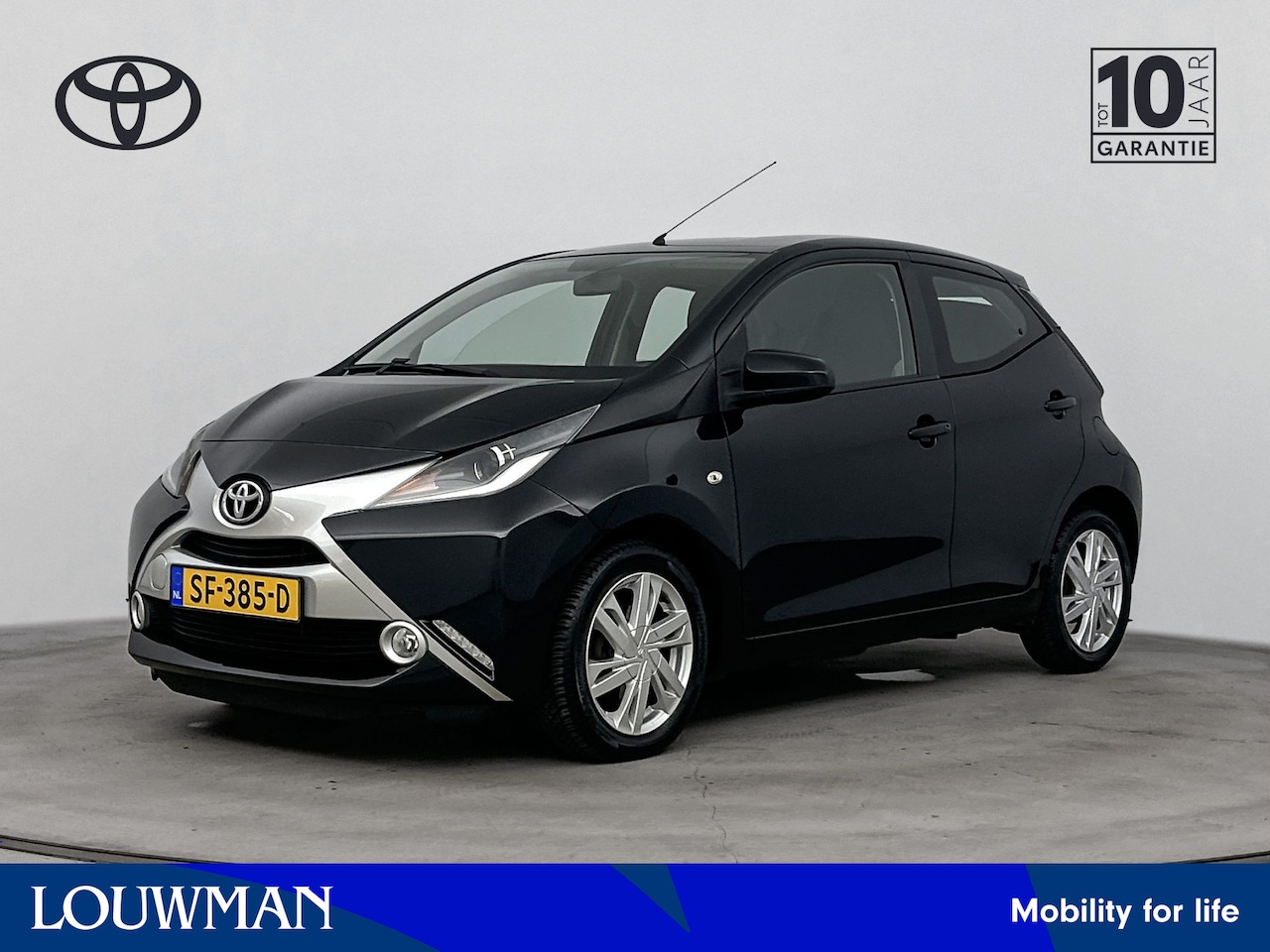 Toyota Aygo - 1.0 VVT-i x-play | Airco | Achteruitrijcamera | Bluetooth | Elektrische ramen voor | Elekt - AutoWereld.nl