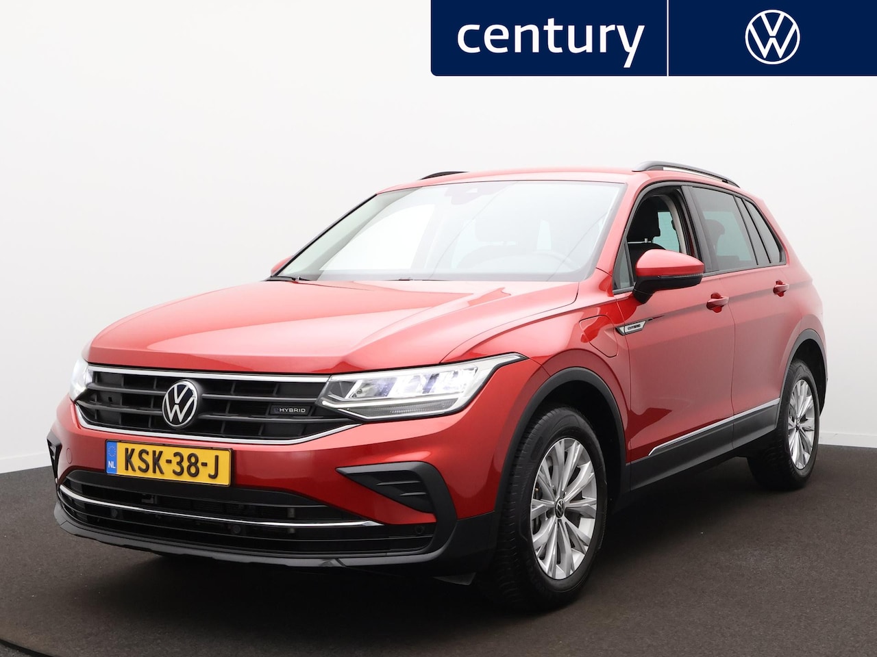 Volkswagen Tiguan - 1.4 TSI eHybrid Life Clima / Metallic / Camera - AutoWereld.nl