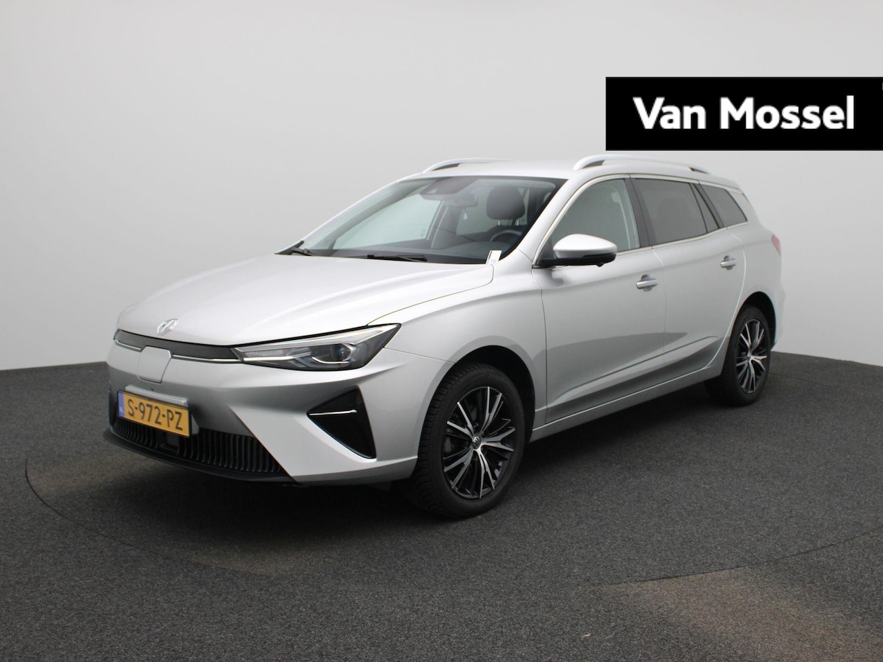 MG MG5 Electric - Long Range Luxury 61 kWh | 360 camera | Led koplampen | Carplay | Kunstlederen bekleding | - AutoWereld.nl