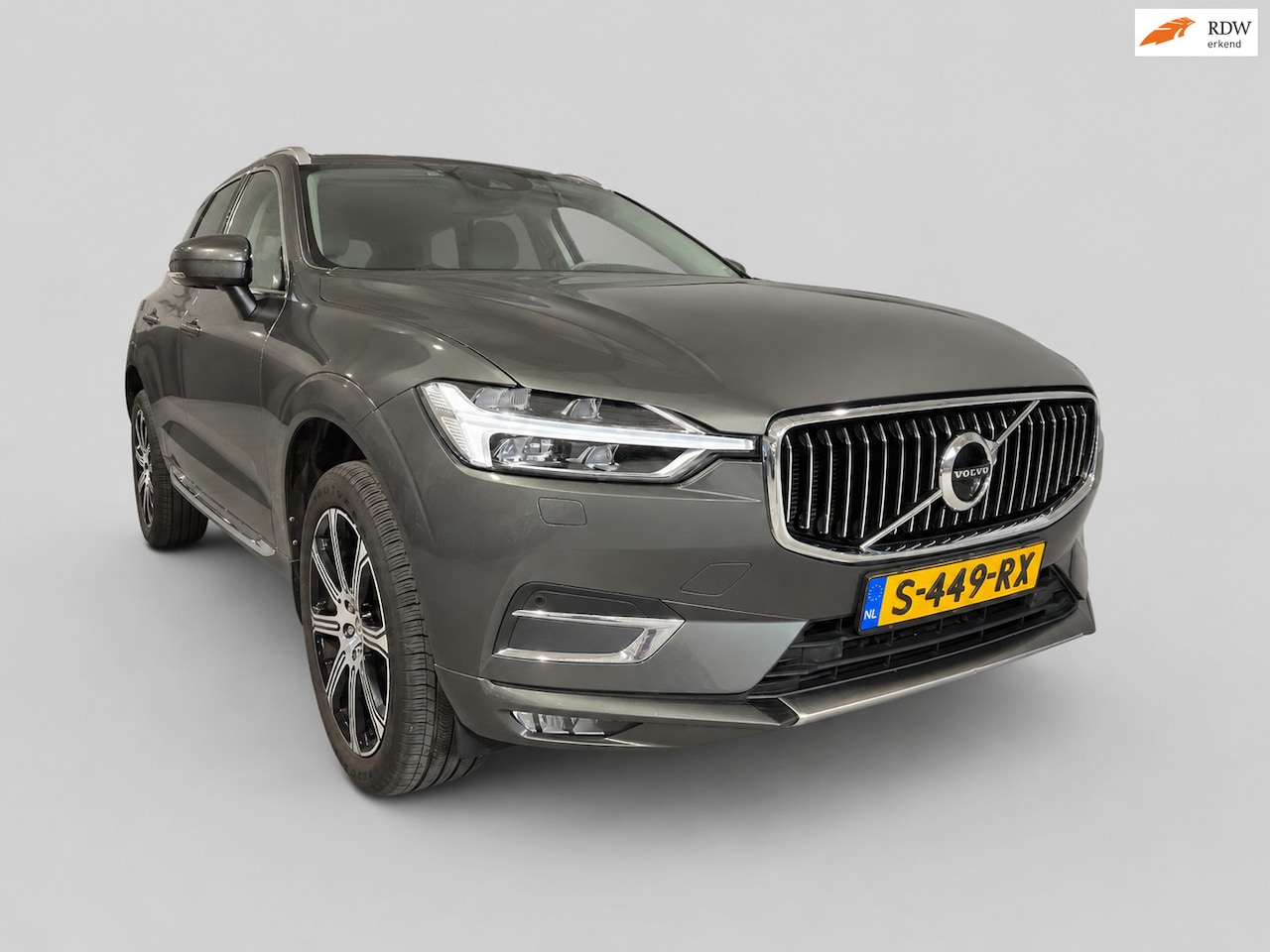 Volvo XC60 - 2.0 T6 AWD Inscription - Panoramadak - Stoelverw en koeling - B&W - Elektr trehh - Zeer co - AutoWereld.nl