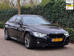 BMW 3-serie - 320i B48 M Sport Apple CarPlay virtual dash 6wb Leder Rijklaar NAP 320i Corporate Lease Hi
