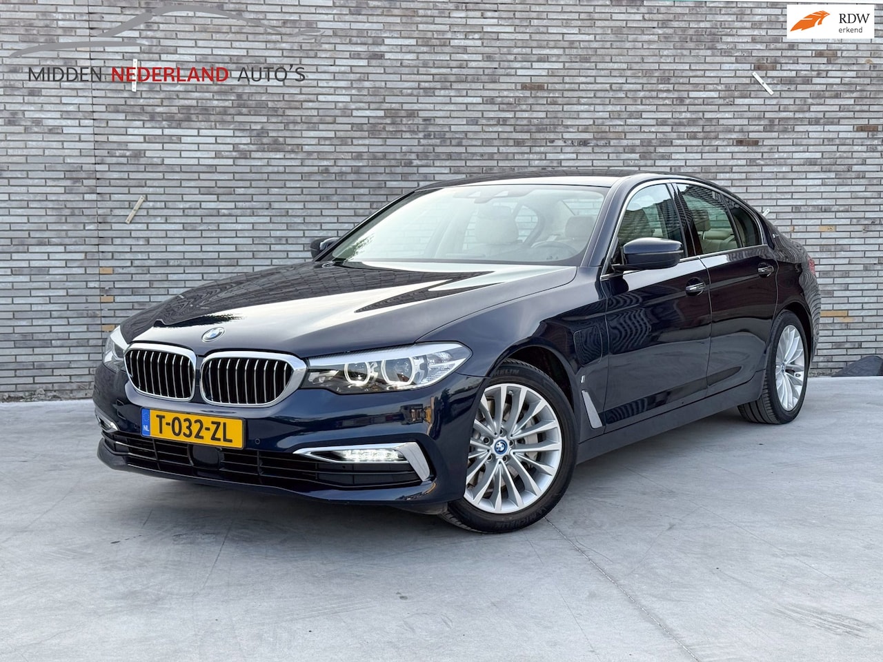 BMW 5-serie - 530e iPerformance High Executive * LEER * NIEUWE BANDEN * CAMERA * - AutoWereld.nl