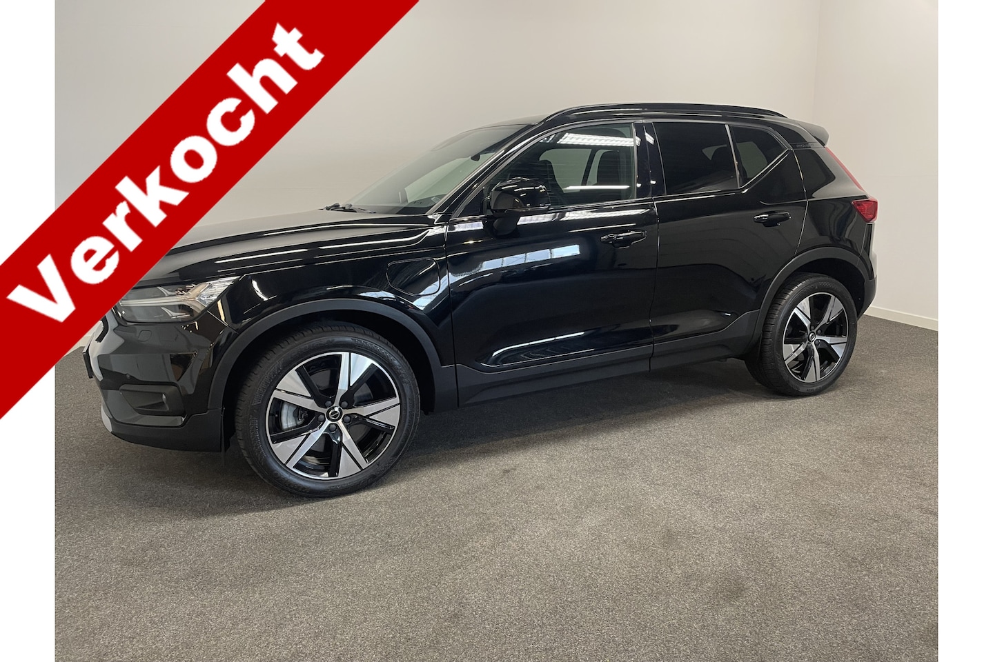 Volvo XC40 - 1.5 T5 Plug-In Recharge R-Design LED/ Camera/ Cruise/ LMV/ PDC - AutoWereld.nl