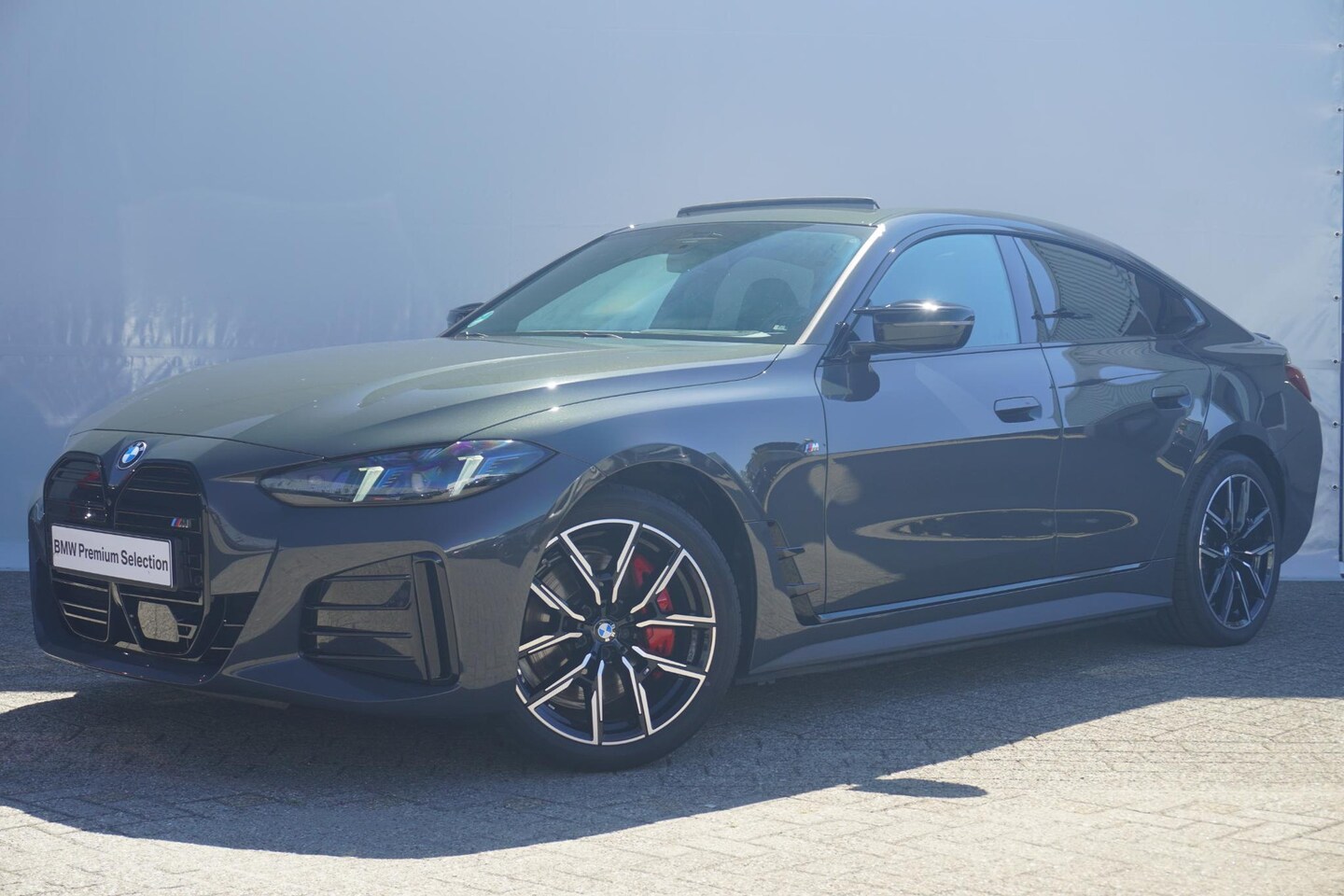 BMW i4 - M60 | M Sportpakket Pro | Harman Kardon | Schuif-/kanteldak | M Sportstoelen voor | Drivin - AutoWereld.nl