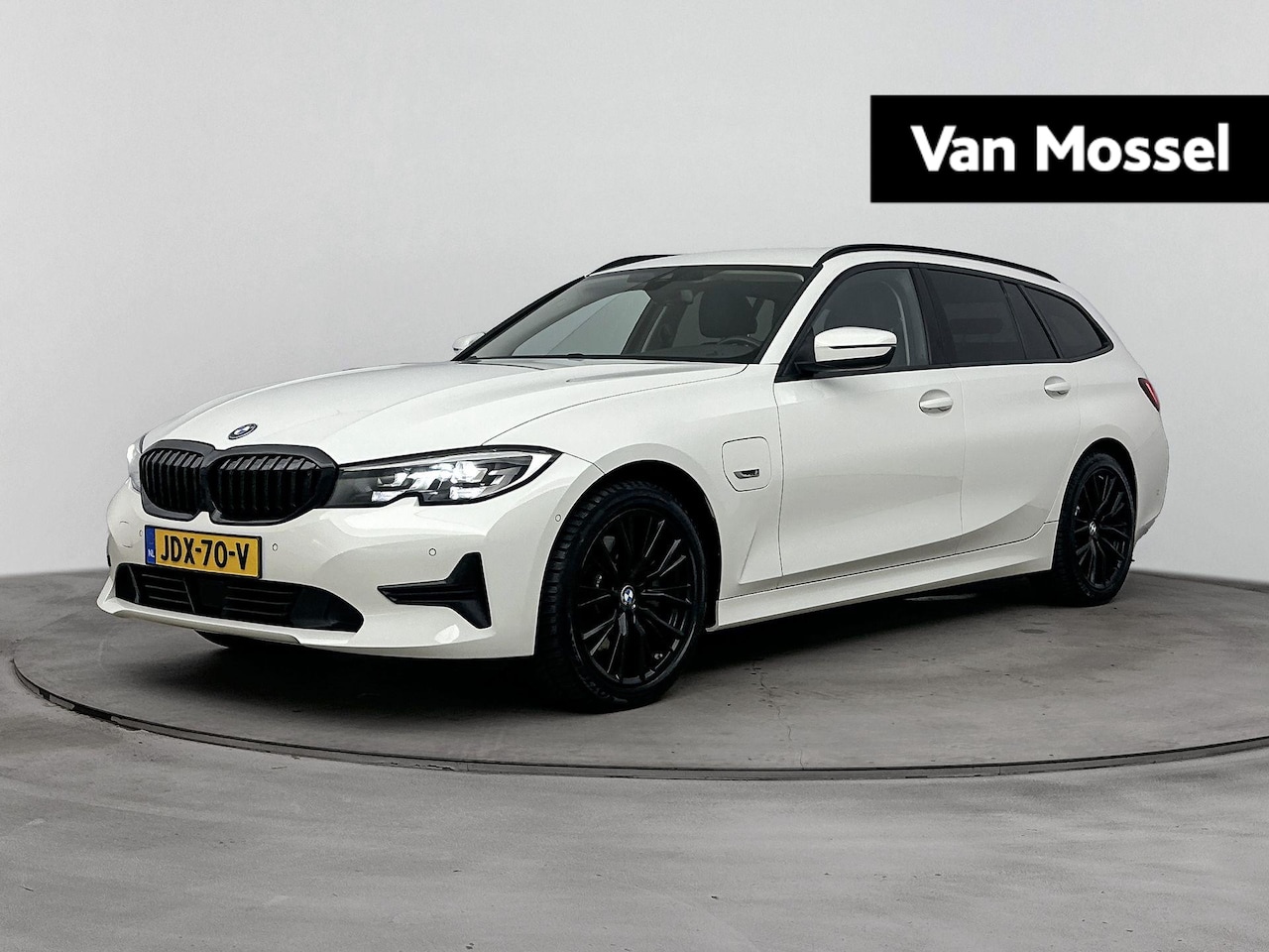 BMW 3-serie Touring - 320e Business Edition Plus | TREKHAAK | CAMERA | ELEK.KOFFERBAK | NAVIGATIE | LEDER | DODE - AutoWereld.nl