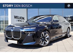 BMW 7-serie - 750e xDrive M Sport Automaat / Panoramadak Sky Lounge / Executive Lounge Seating / Bowers