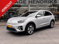 Kia e-Niro - ComfortLine 64 kWh | SOH: 97, 2% | 3 Fase | Trekhaak | Stoelverwarming | Camera | Blindspo