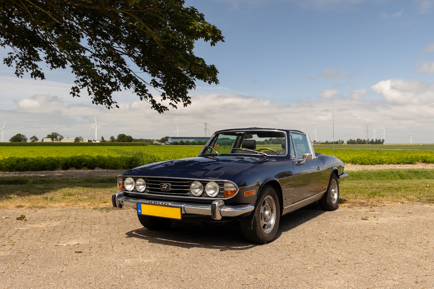Triumph Stag - MK II Convertible overdrive - AutoWereld.nl