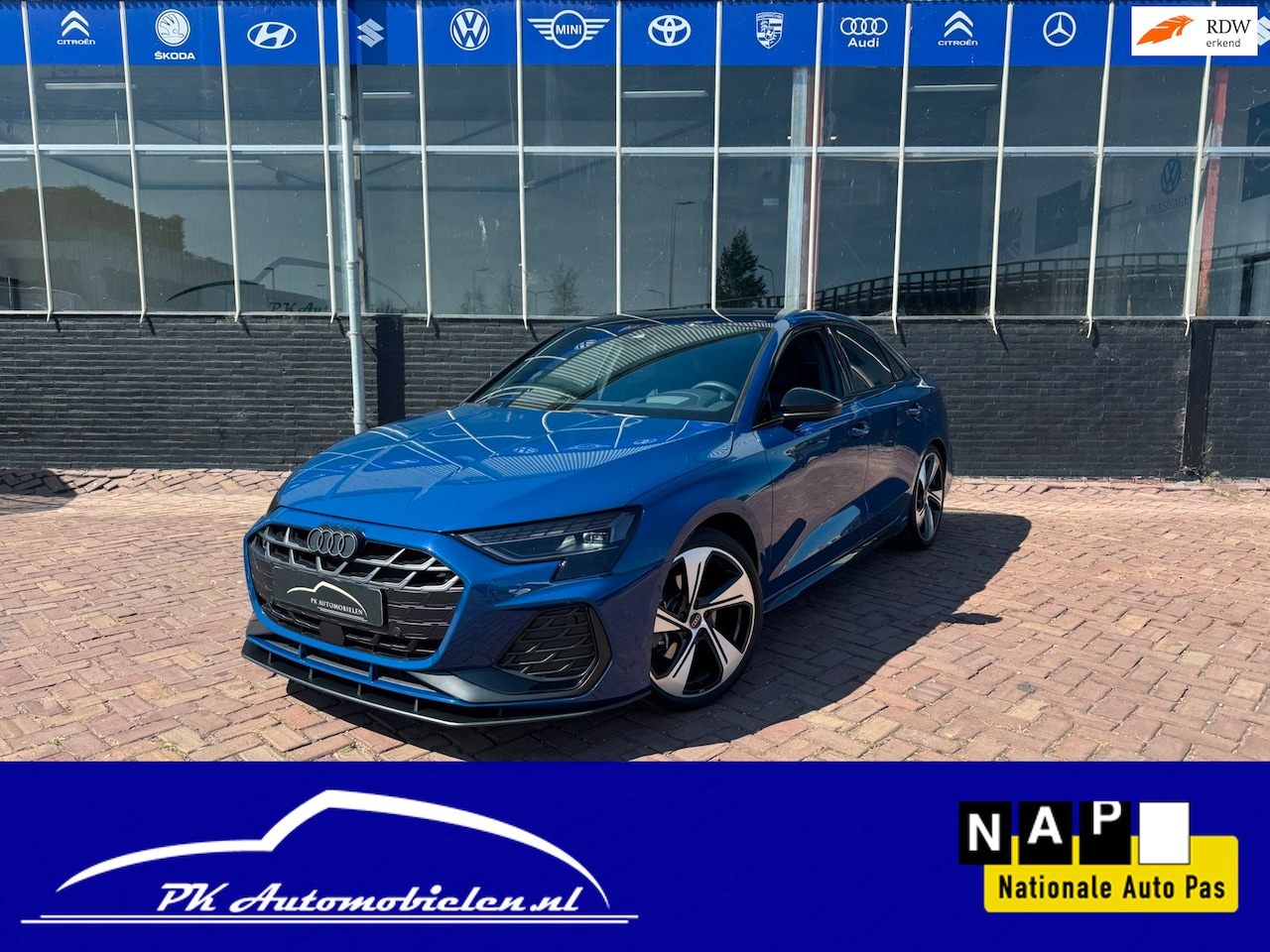 Audi A3 Limousine - 35 TFSI S-Line Black Edition - AutoWereld.nl