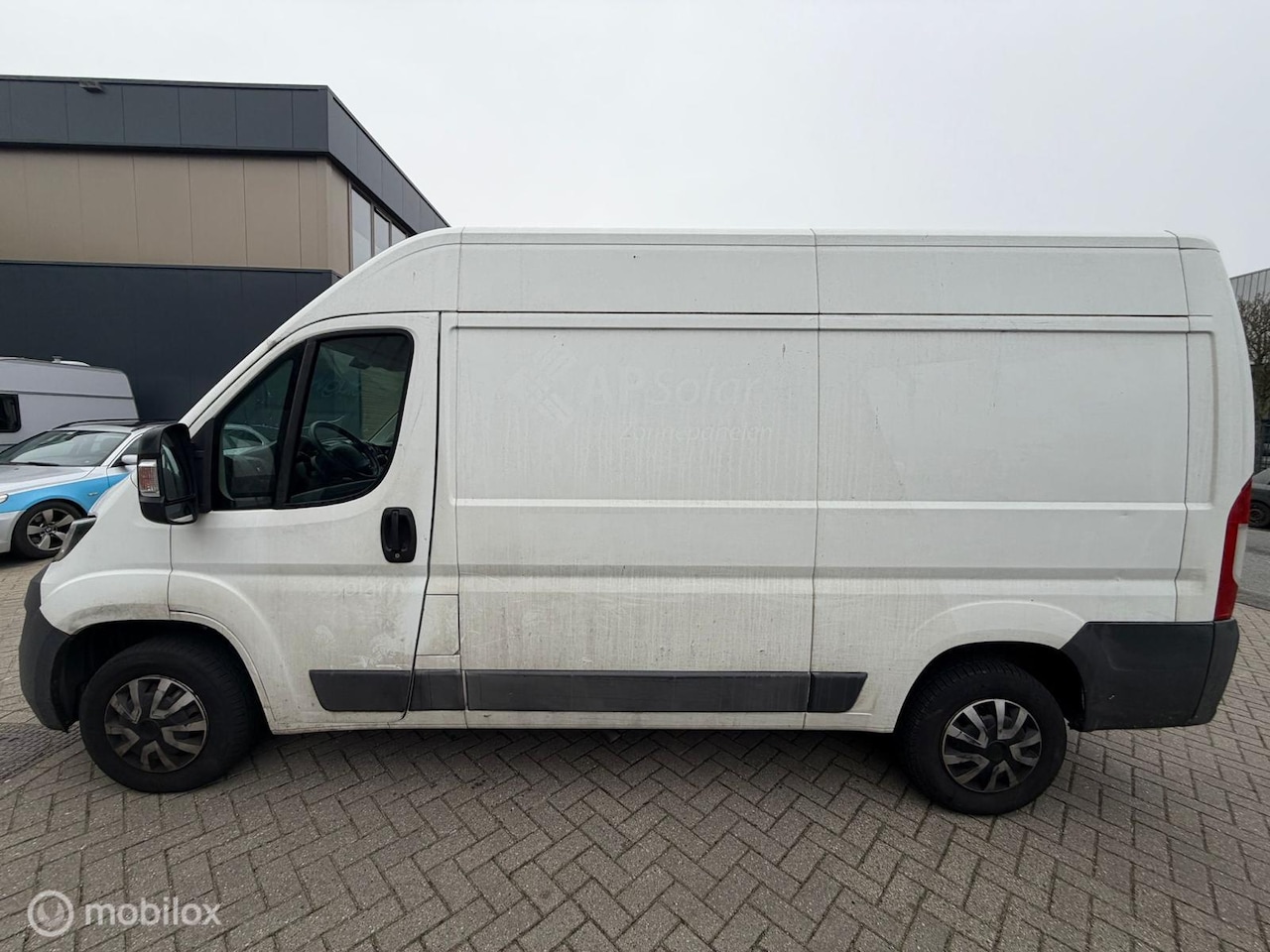 Peugeot Boxer - Bestel 330 2.0 BlueHDI L2H2 Premium - AutoWereld.nl