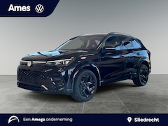 Volkswagen Tiguan - 1.5 eHybrid 272pk DSG R-Line Edition | Trekhaak, wegklapbaar | Verwarmbare voorruit | Matr