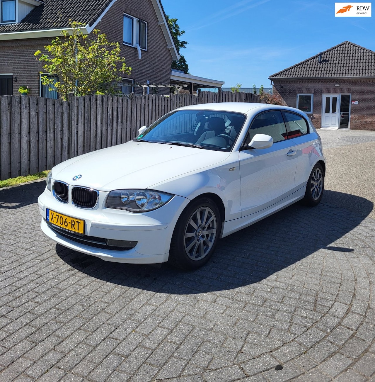 BMW 1-serie - 116i Airco,H6,2010,139DKM! - AutoWereld.nl