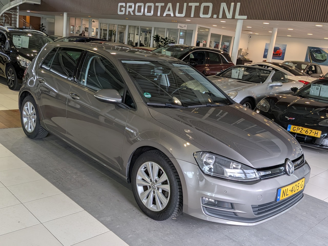 Volkswagen Golf - 1.0 TSI Connected Series Airco, Cruise Control, Stuurbekrachtiging - AutoWereld.nl