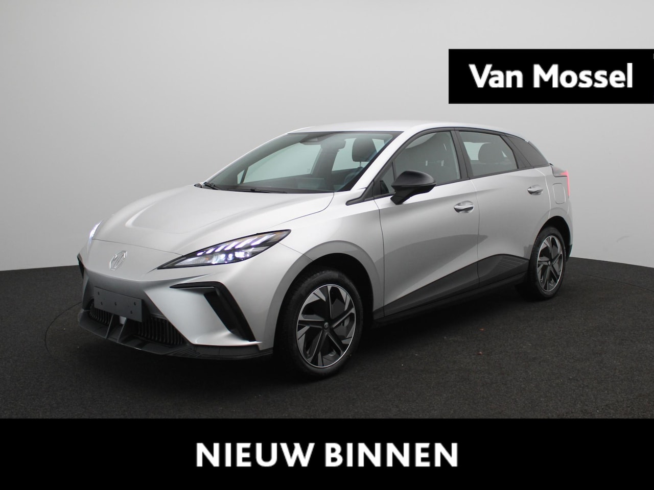 MG MG4 Electric - Standard 51 kWh | Apple Carplay/Android Auto | Parkeersensoren | Cruise Control | - AutoWereld.nl