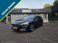 Ford Focus Wagon - 1.5 EcoB. ST L. Bns Automaat Climatronic Cruise control Navi Lichtmetaal 18 inch