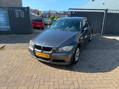 BMW 3-serie - 318d High Executive