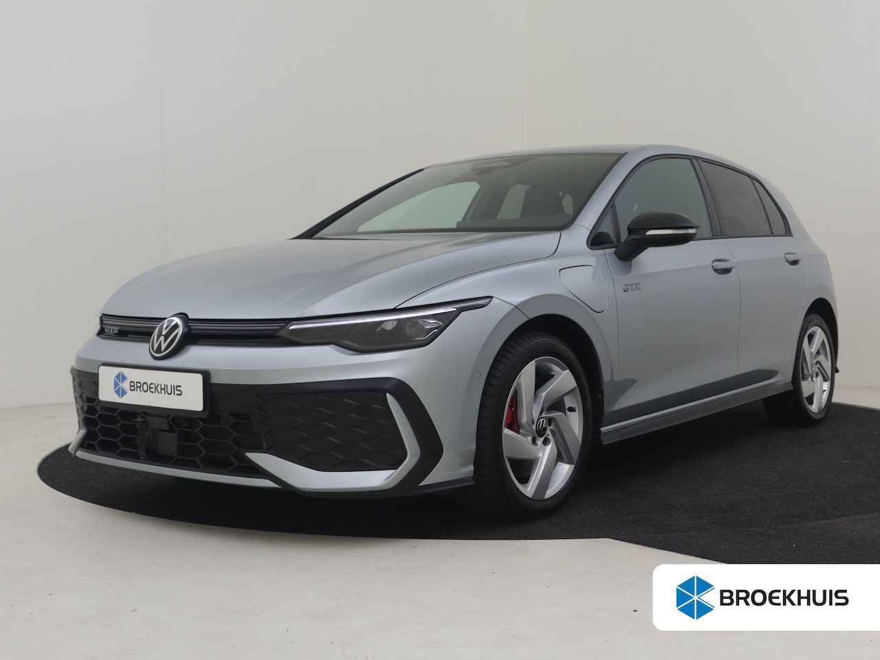 Volkswagen Golf - 1.5 eHybrid GTE 272PK DSG/AUTO | 360 gr camera | Trekhaak uitklapbaar | Parkeerassistent | - AutoWereld.nl