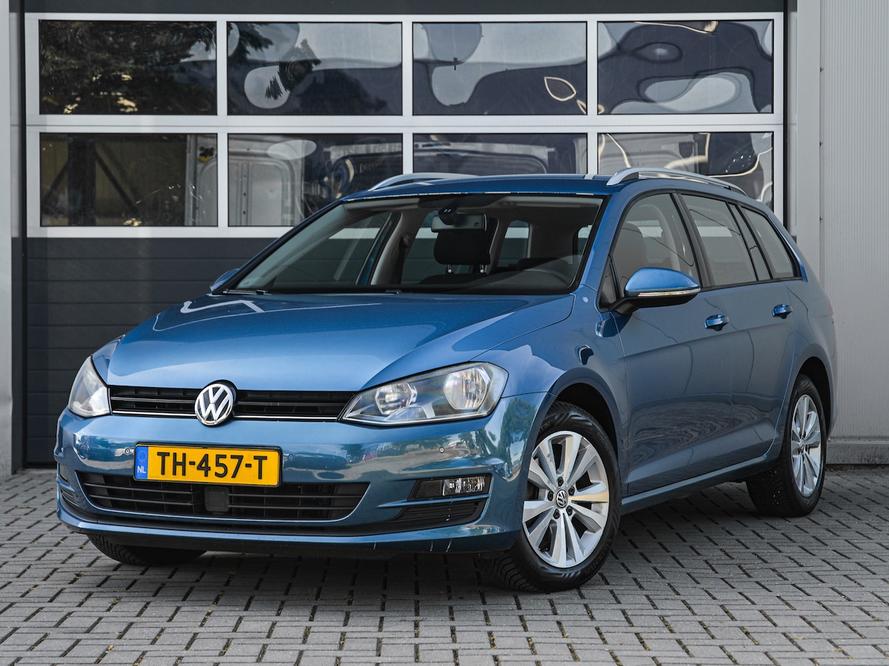 Volkswagen Golf Variant - 1.4 TSI Highline DSG | Navi | Adaptive cruise | Climate control | PDC v+a | Trekhaak - AutoWereld.nl