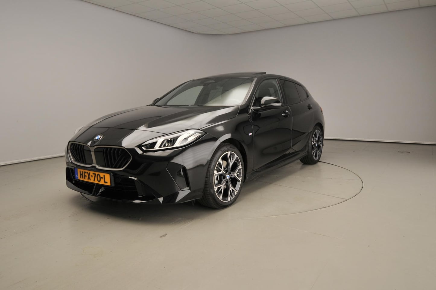 BMW 1-serie - 5-deurs 120 | M-Sportpakket | LED | Leder | Navigatie | Panoramadak | Sportstoelen | Stoel - AutoWereld.nl