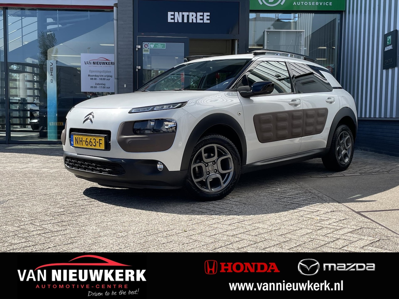 Citroën C4 Cactus - PureTech Automaat SHINE | Navi | Trekhaak | Camera - AutoWereld.nl