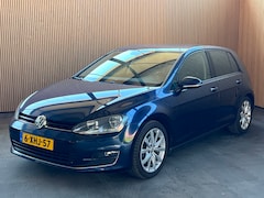Volkswagen Golf - 1.4 TSI ACT Highline | Luxe auto |inklapbare trekhaak a fabriek | Origineel NL | Parkeer c