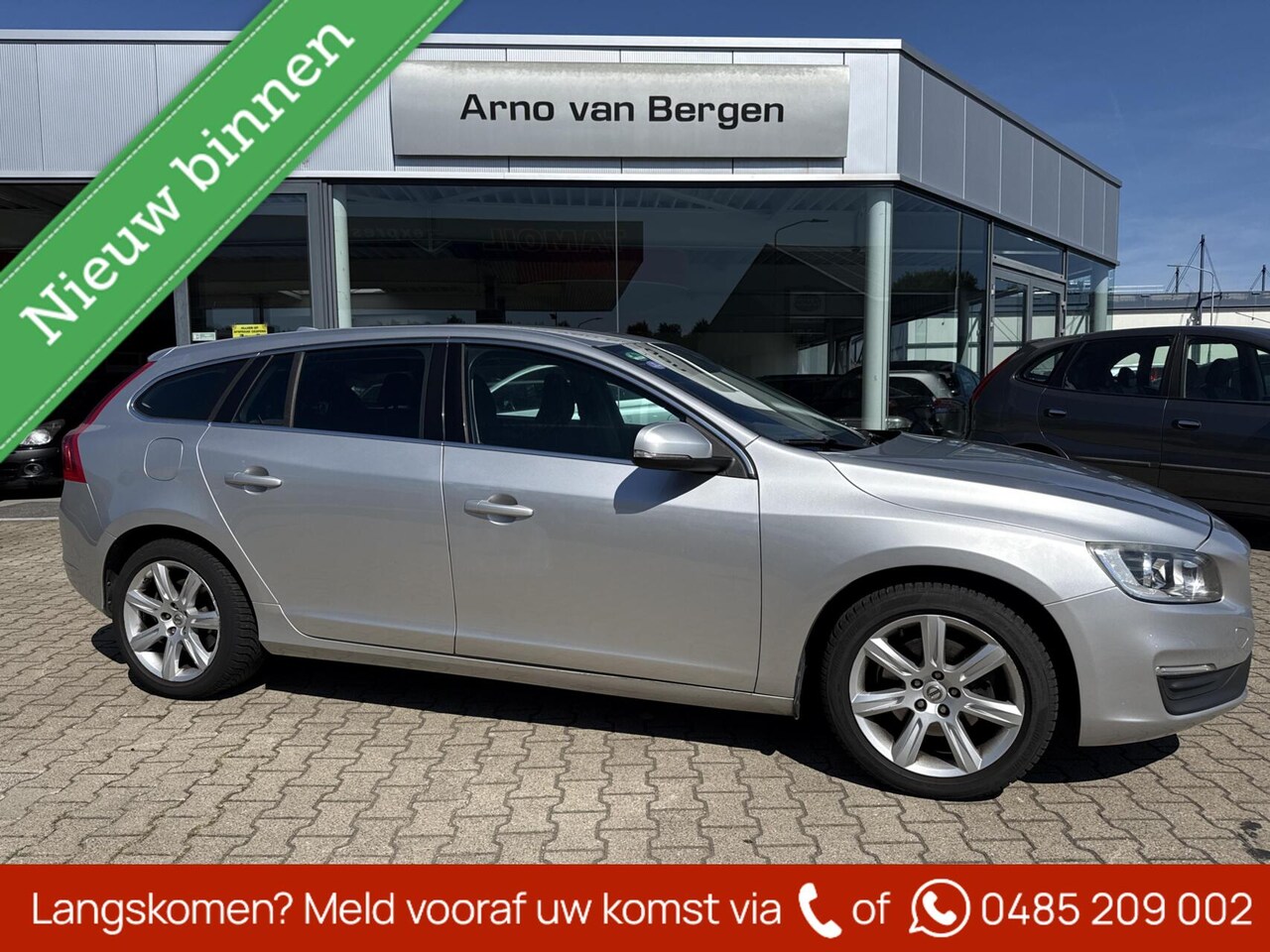 Volvo V60 - 1.6 T3 Momentum 1.6 T3 Momentum, automaat, navigatie, cruisecontrol, climatronic, trekhaak, top onderhoude - AutoWereld.nl