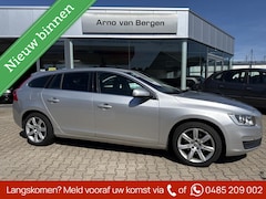 Volvo V60 - 1.6 T3 Momentum, automaat, navigatie, cruisecontrol, climatronic, trekhaak, top onderhoude