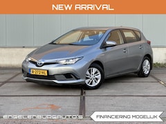 Toyota Auris - 1.8 Hybrid dealer onderhouden, nieuwe apk