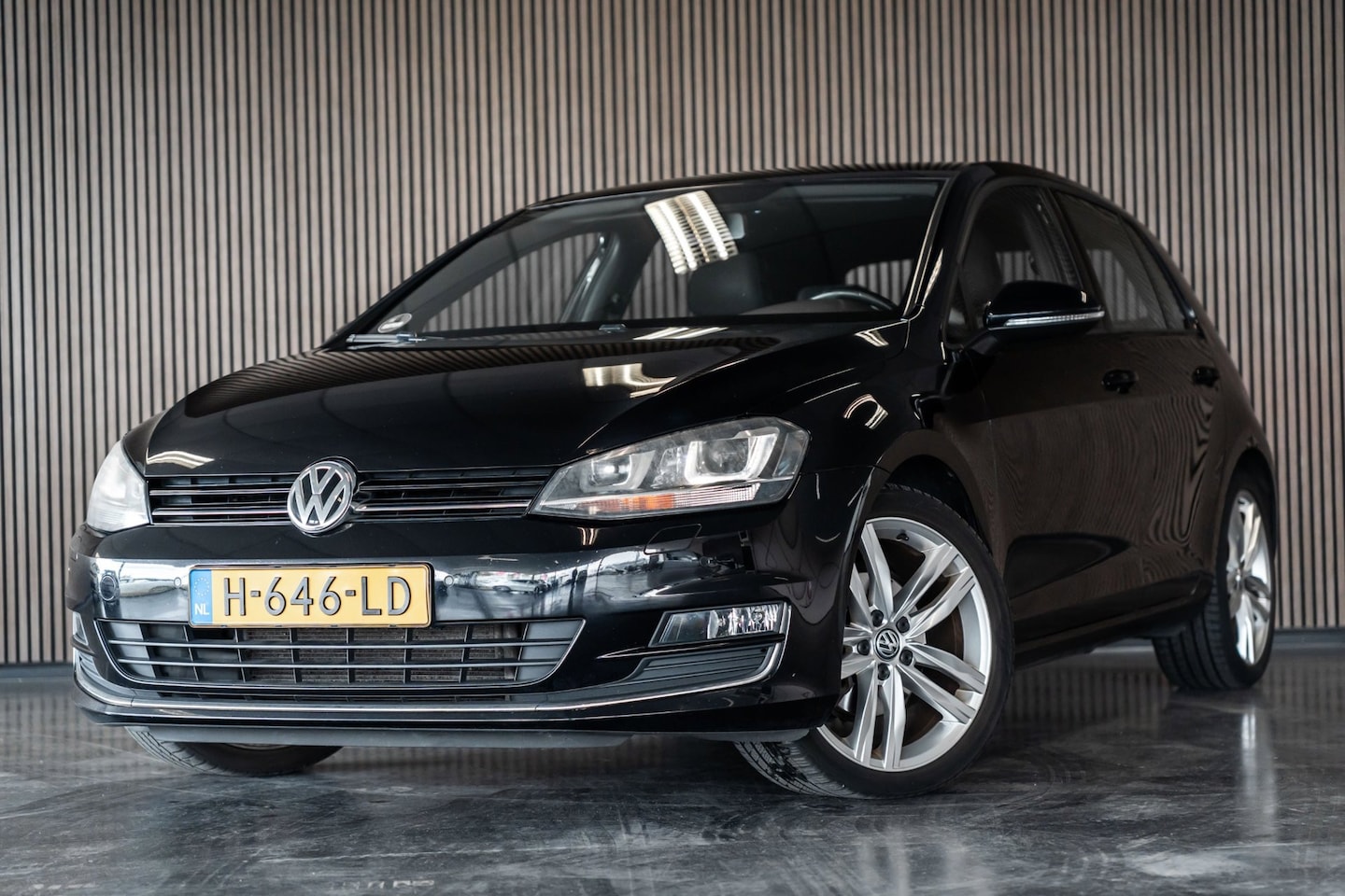 Volkswagen Golf - 1.4 TSI R-LINE I DSG I KEYLESS - AutoWereld.nl