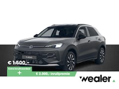 Volkswagen T-Roc - Life First Edition 1.5 eTSI 85 kW / 116 PK DSG | Trekhaak wegklapbaar | Multimedia pakket