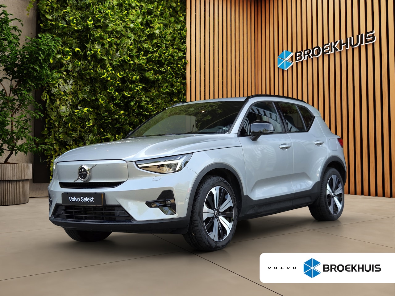 Volvo XC40 - Recharge Ultimate 70 kWh | SOH 95% | Trekhaak | 360 Cam | Pano | Memory | Harman/Kardon - AutoWereld.nl
