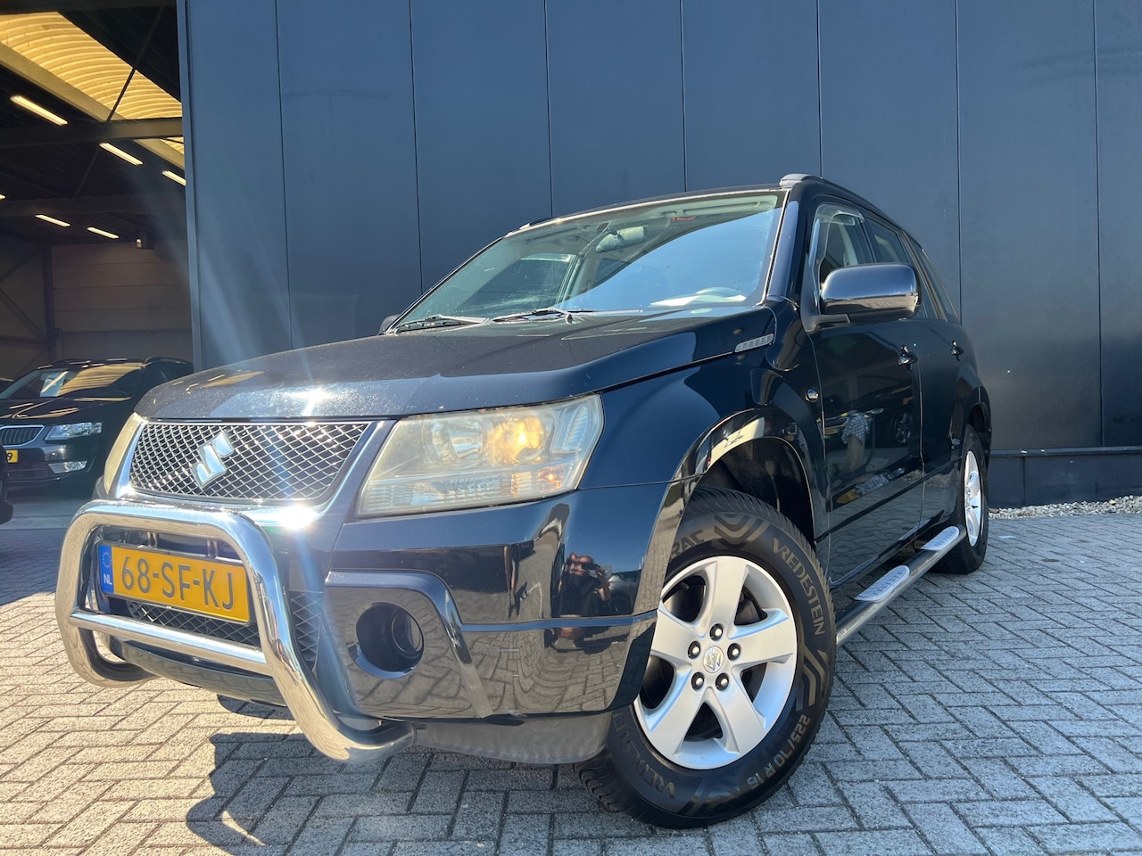 Suzuki Grand Vitara - 2.0-16V JLX 4X4 Airco/lmv/Trekh/OrgNl!! - AutoWereld.nl