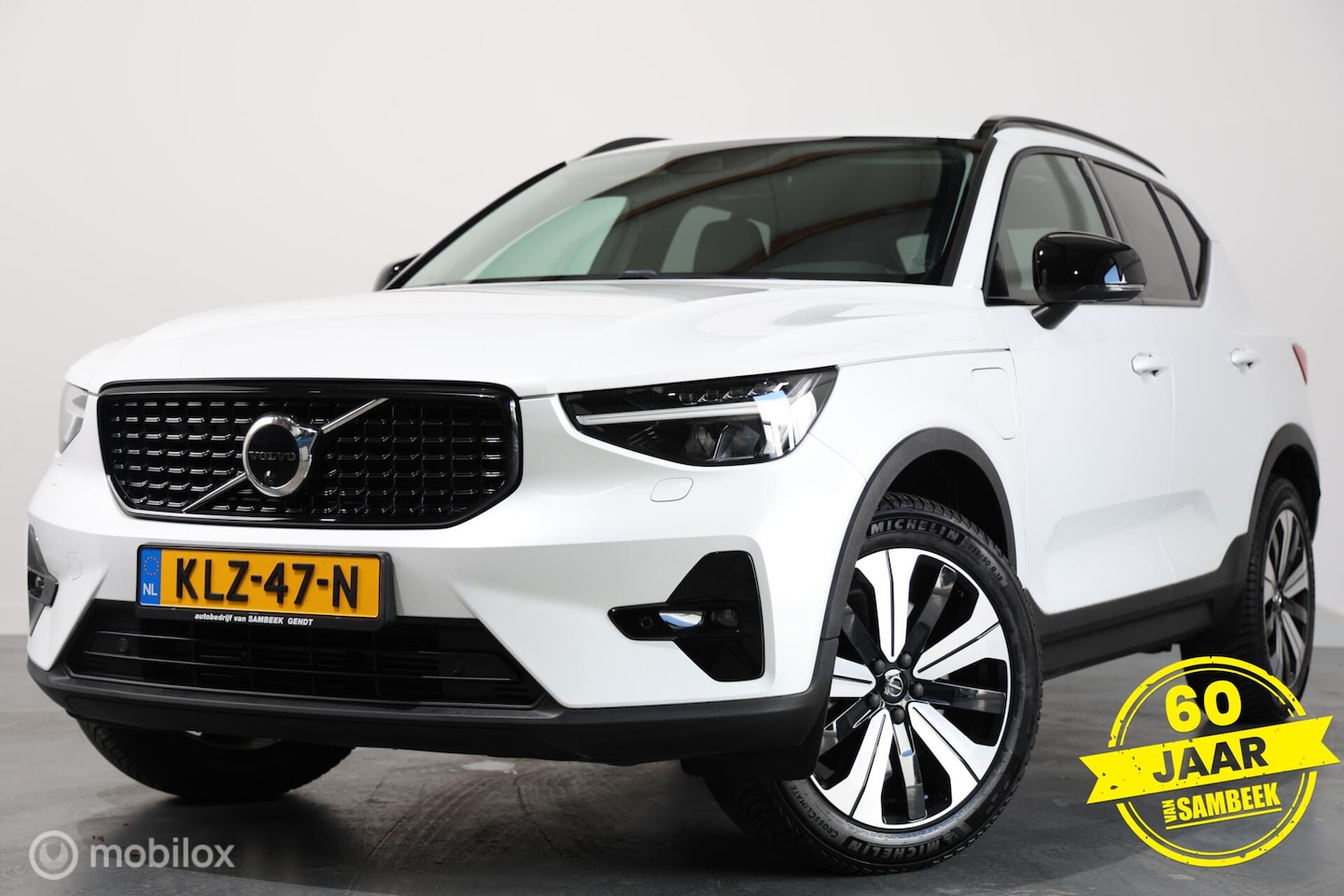 Volvo XC40 - 1.5 T4 Plug-in hybrid Plus Dark - Stoel/Stuurverwarming - 360 Camera - Carplay - AutoWereld.nl