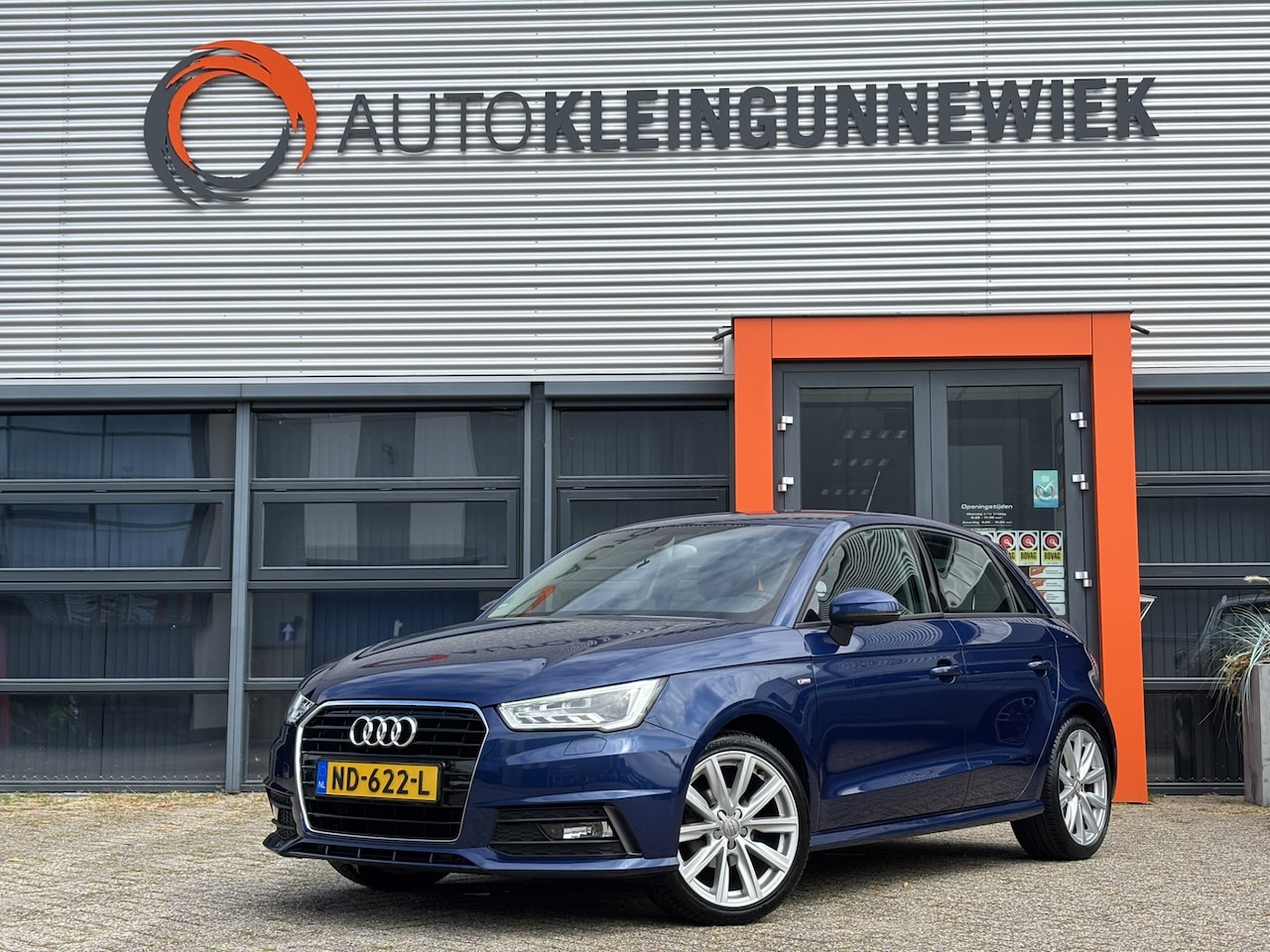 Audi A1 Sportback - 1.0 TFSI Adrenalin S-Line / Navi / Cruise Control / Bluetooth / Allseason Banden / - AutoWereld.nl